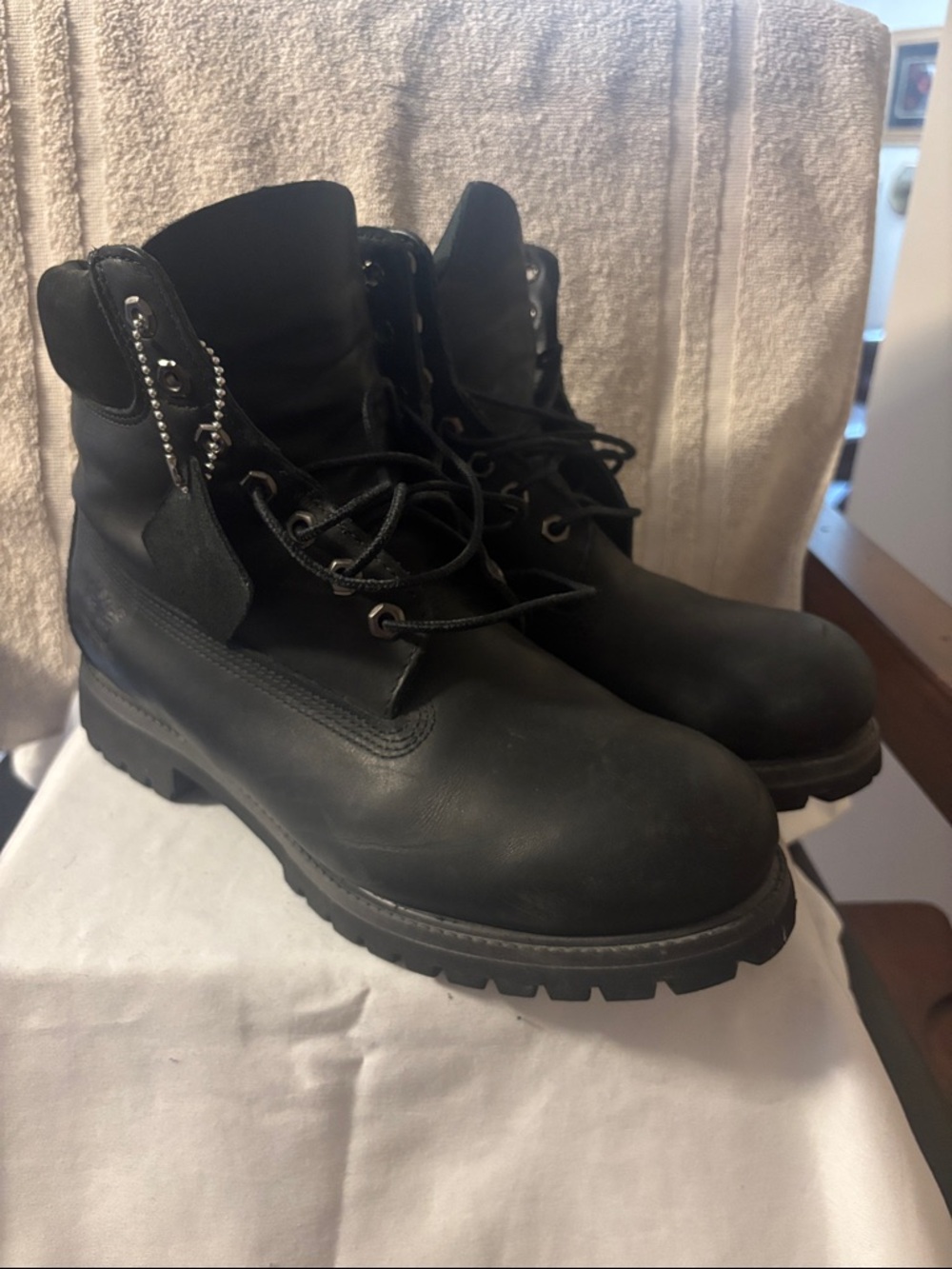 Timberland Black Lace-Up Work Boots with Rugged Outsole